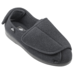 Svart &Ouml;ppningsbar Specialsko fr&aring;n Embla f&ouml;r b&aring;de herr och dam sedd snett framifr&aring;n.