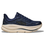 M&ouml;rkbl&aring; HOKA Bondi 9 WIDE l&ouml;parsko f&ouml;r herr sedd fr&aring;n utsidan.